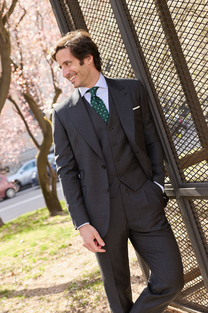 Traje Gris 3 Piezas Chaleco Recto Solapas 10,5cm