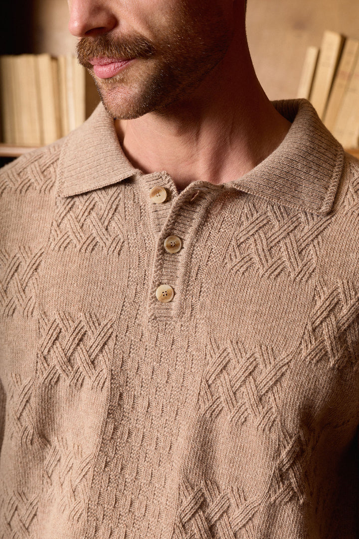 Polo Punto Manga Larga Relieve Marrón Topo