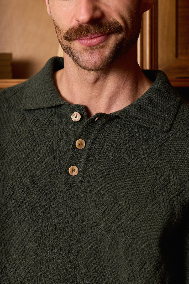Polo de manga comprida em malha entrançada, verde musgo