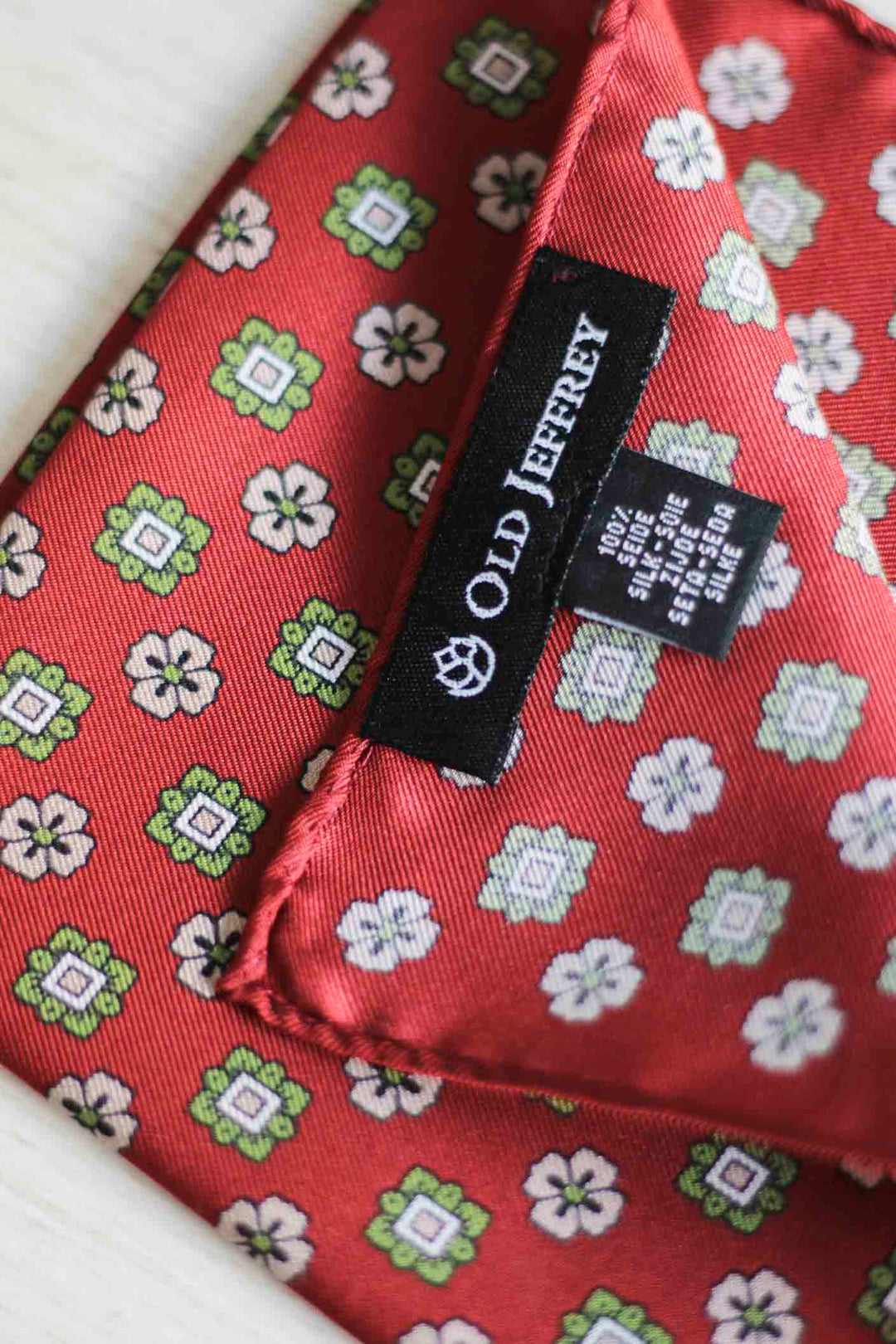 Pañuelo Seda Twill Burdeos Margarita Hueso Geometría Oliva