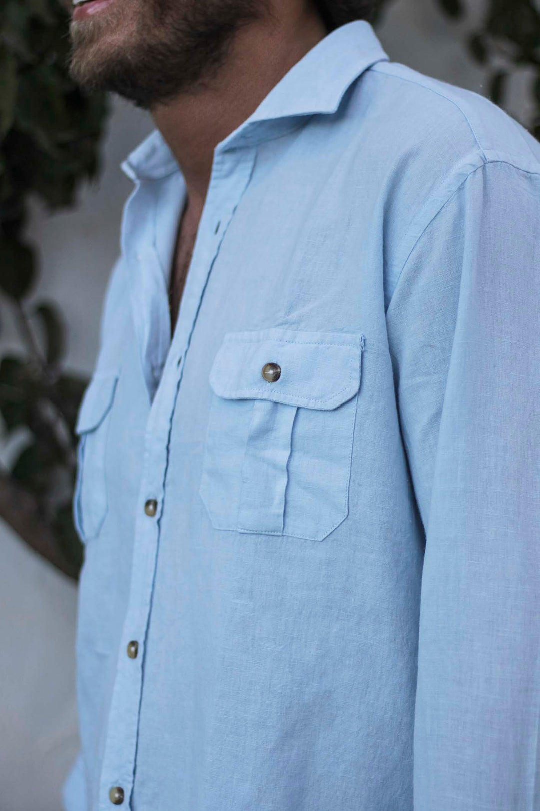 Light Blue Linen Shirt with Double Pocket and Horn Buttons