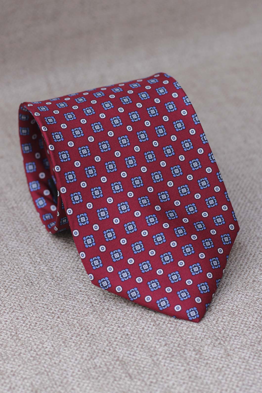 Napoli Silk Ruby Geometry Tie with White and Light Blue Daisies