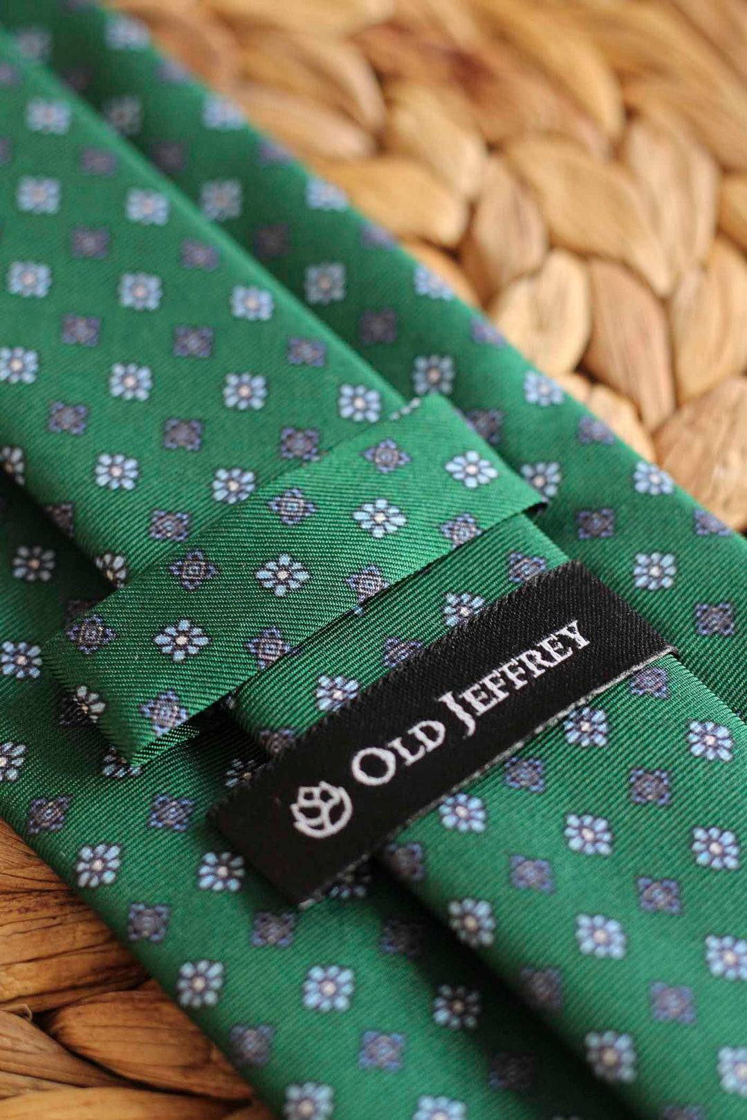 Green Silk Tie with Daisies and Stars