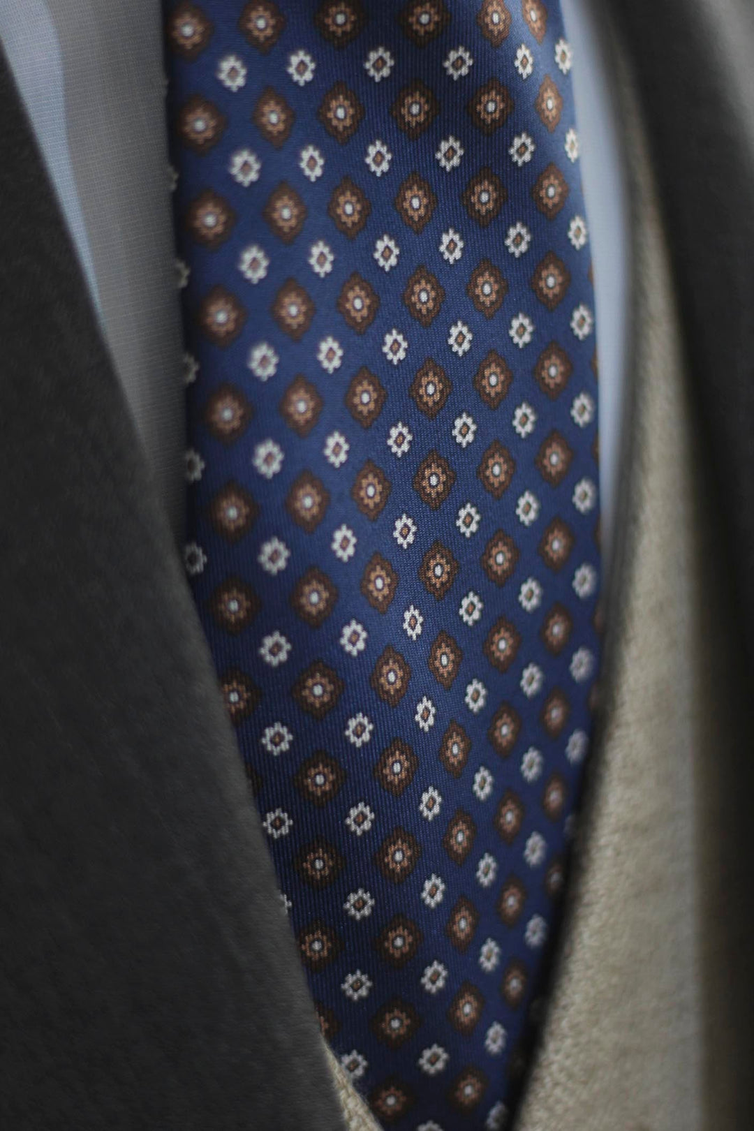 Napoli Blue Silk Tie With White and Brown Daisies